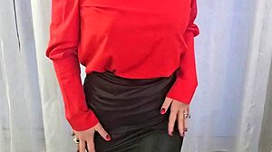 Hey lemme peel leather skirt nylons show my huge ass