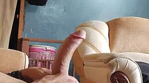 im jerkin my cock in the livin room