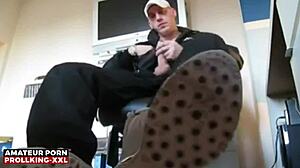 Alpha Bad Guy Prollking Jerks XXL Monster Cock in Sneakers Socks