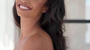 i luv bein naked n showin my huge ebony tits on cam... linda steadman