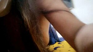 mi hermanastra me manda video casero tocandose tetas y vagina tan tentador!! uf que rico error mio