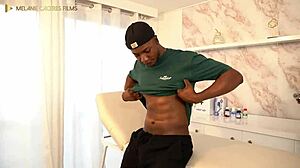 doctora petite con enorme culo... ayudo a paciente bbc con su ereccion dura... melanie caceres y boris jackson