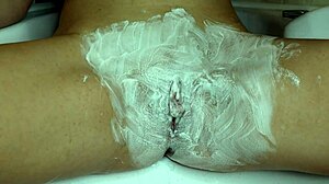 shaving hairy pussy up close 😍💦
