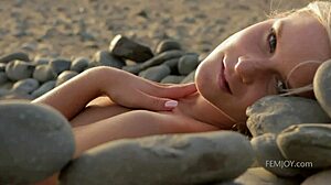 Marry queen's natural tits make her your ultimate dream babe
