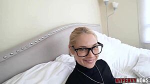 Sarah Vandella Fucks Stepson Cunt