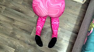 Stepsis flaunts big ass in pink leggings 😍 then I fuck her pussy 💦