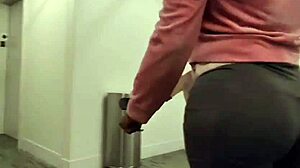 wanna watch darkchocolatebarbie shake that big ass backstage?
