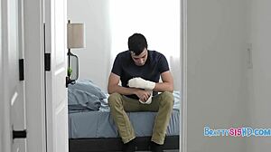 bandaged petite teen bangs old monster cock family style?