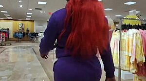 wanna watch darkchocolatebarbie shake that big ass backstage?