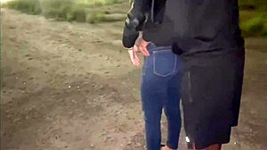 Esposa Com Outro Na Frente Do Corno Dando Gostoso Em Via Publica E Pelos Leva Ele Pro Seu Cafofo E Inicia Uma Sessao De Esfregar Esfregar Ate O Amigo Nao Aguenta E Bota Tudo Ate Os Ovos