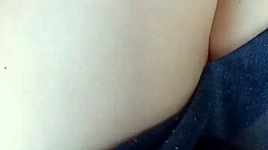 Piccola svista shows her seno and pussy