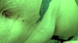 �novia infiel se folla a desconocido en ba�o publico