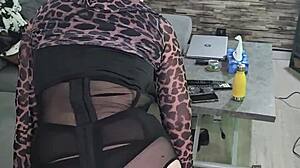 milf mature en lingerie sexy en manque de sexe