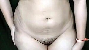 New big boobs bhabhi shows her nude body