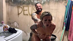 fodi no pelo a catadora de lata e gozei gostoso na bucetinha dela