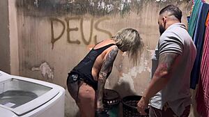 fodi no pelo a catadora de lata e gozei gostoso na bucetinha dela