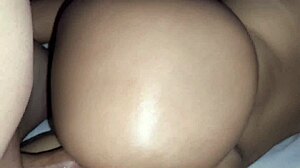 No Resisti El Coño Estrecho De La Vecina Y Me Vine