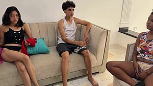 la amiga de mi novia me seduce para que me la folle duro a escondidas y nos terminan descubriendo