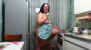A Mature Bbw Fucks Her Fat Pussy With Fork