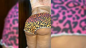 madrastra shows her big body