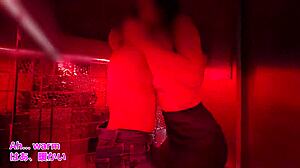 【elevator sex】「寒いんで抱き合いませんか？」休日のオフィスビル。初対面男女が挿入、中出し。