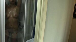 homemade video shows my nude girlfriend bathing in the tub