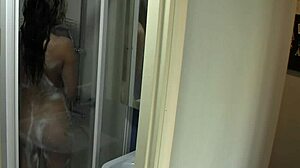 homemade video shows my nude girlfriend bathing in the tub