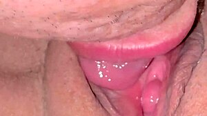 19yo virgin pussy shows the hymen clearly