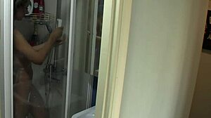 homemade video shows my nude girlfriend bathing in the tub