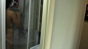 homemade video shows my nude girlfriend bathing in the tub