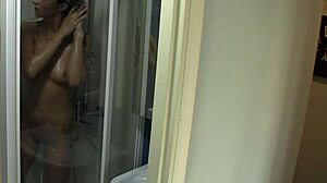 homemade video shows my nude girlfriend bathing in the tub